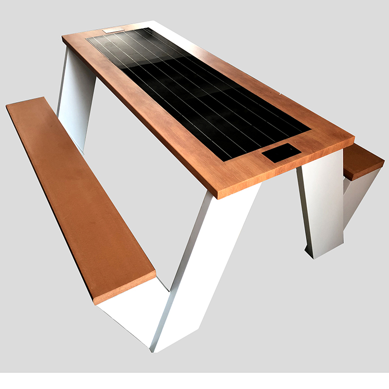 Solcelledrevet telefonopladning og WiFi Gratis smart træpiknikbord